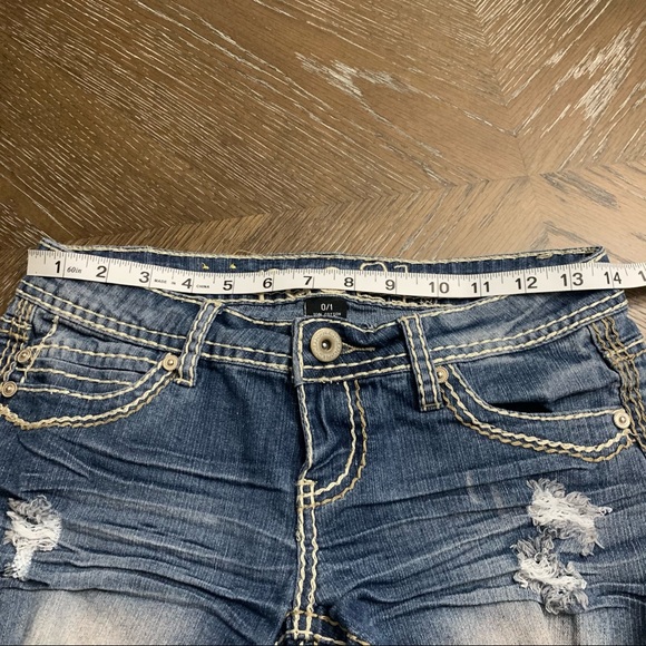 Rue 21 distressed blue denim jean shorts - Picture 8 of 9